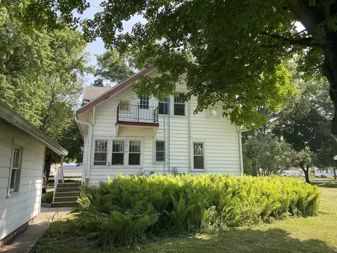 609 E Locust St, Lanark, IL 61046 photo 5