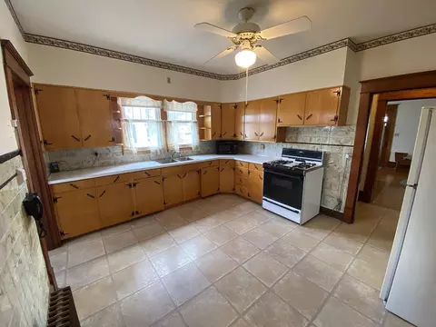 609 E Locust St, Lanark, IL 61046 photo 18
