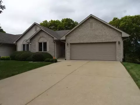 3196 Sandy Pointe Dr, Freeport, IL 61032
