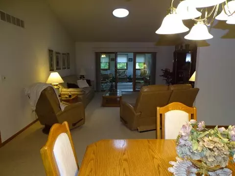 3196 Sandy Pointe Dr, Freeport, IL 61032 photo 12