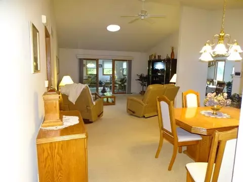 3196 Sandy Pointe Dr, Freeport, IL 61032 photo 9