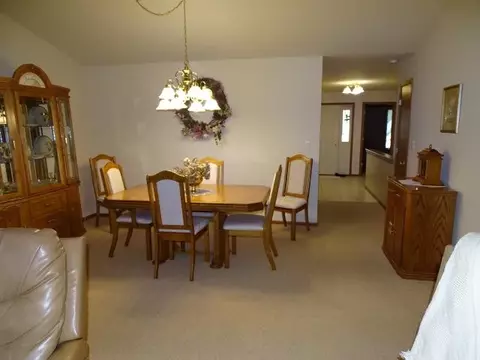 3196 Sandy Pointe Dr, Freeport, IL 61032 photo 11