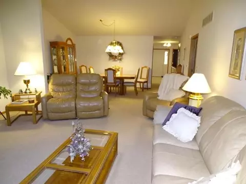 3196 Sandy Pointe Dr, Freeport, IL 61032 photo 8
