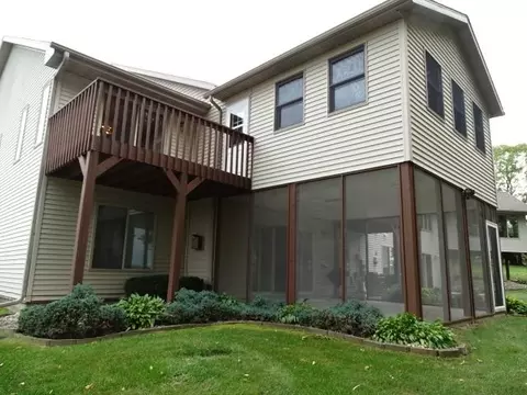 3196 Sandy Pointe Dr, Freeport, IL 61032 photo 3
