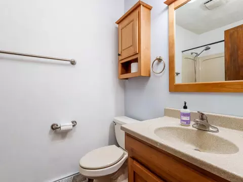 Bath - 1476 Chadbourne, Lake Summerset, IL 61019 photo 1 of 2