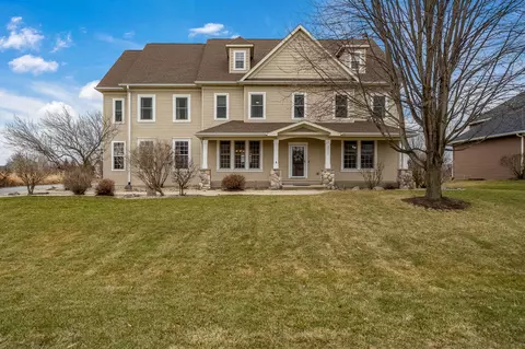 3371 Carbineer Dr, Belvidere, IL 61008