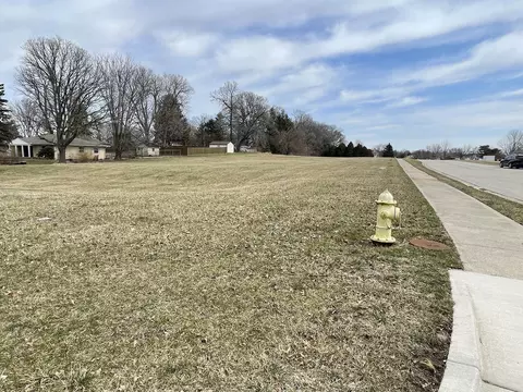 6002 Phaeton Dr, Rockford, IL 61108