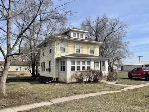 1002 Locust St, Thomson, IL 61285 photo 1