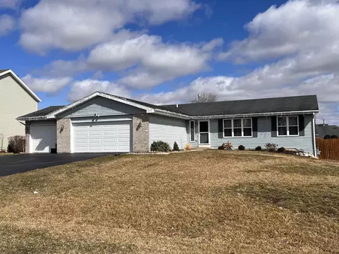 10833 Borage Trl, Roscoe, IL 61073 photo 1
