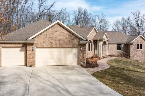 5452 Longvalley Dr, Cherry Valley, IL 61016
