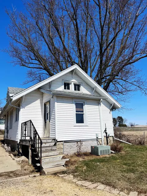 323 E First St, Mcconnell, IL 61050 photo 18