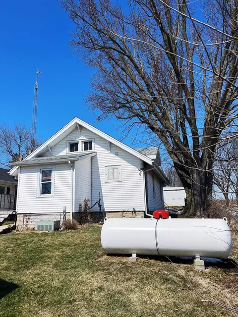 323 E First St, Mcconnell, IL 61050 photo 19