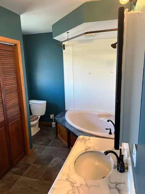 323 E First St, Mcconnell, IL 61050 photo 9