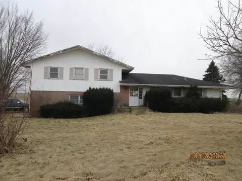 11408 Cunningham Rd, Winnebago, IL 61088