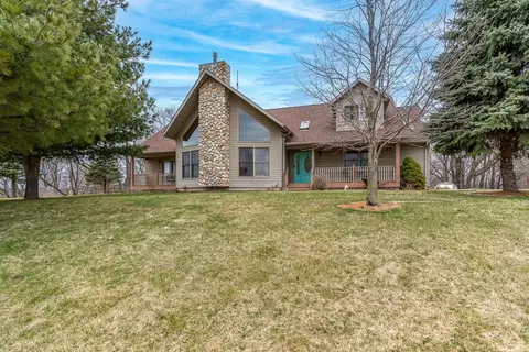 9293 Arrowhead Rd, Savanna, IL 61074