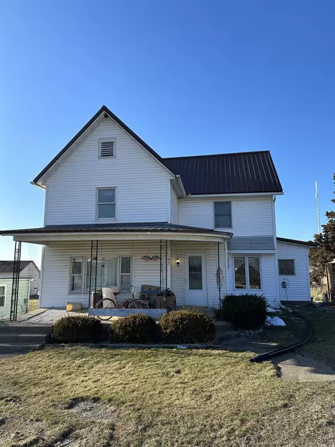 102 W Conaty St, Mcconnell, IL 61050