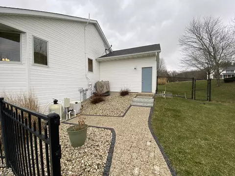 12418 Breezefield Cir, Roscoe, IL 61073 photo 37
