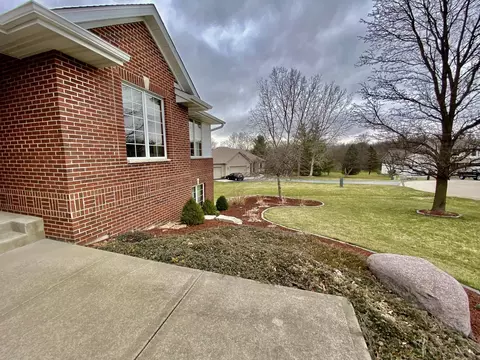 12418 Breezefield Cir, Roscoe, IL 61073 photo 3