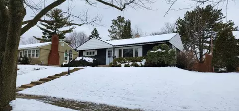 120 Skylark Dr, Rockford, IL 61107