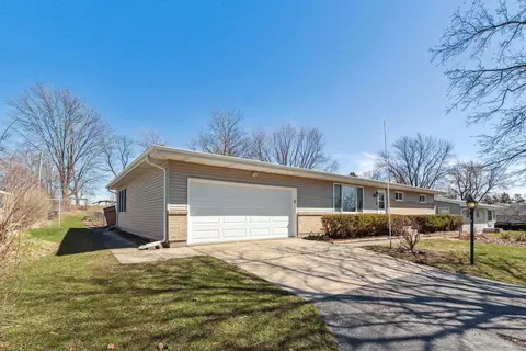 4730 Lincliff Dr, Rockford, IL 61109