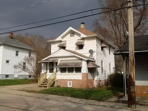 607 Summit St, Rockford, IL 61107