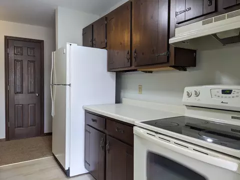 708 Kiwanis Dr, Freeport, IL 61032 photo 2