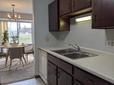 708 Kiwanis Dr, Freeport, IL 61032 photo 3