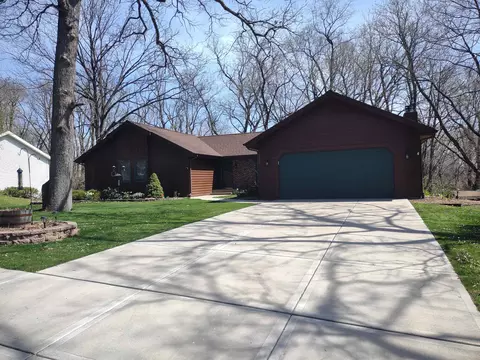 6410 Grassridge Rd, Rockford, IL 61108