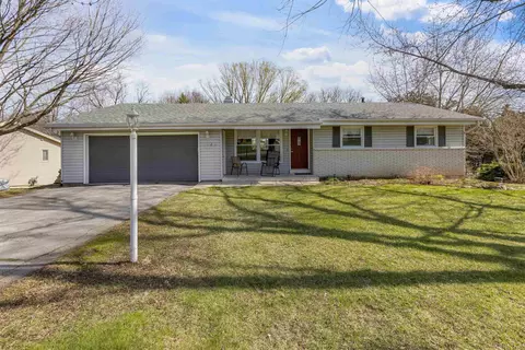 1526 Valencia Dr, Rockford, IL 61108