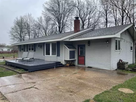 9865 S Il Rt 84, Hanover, IL 61041