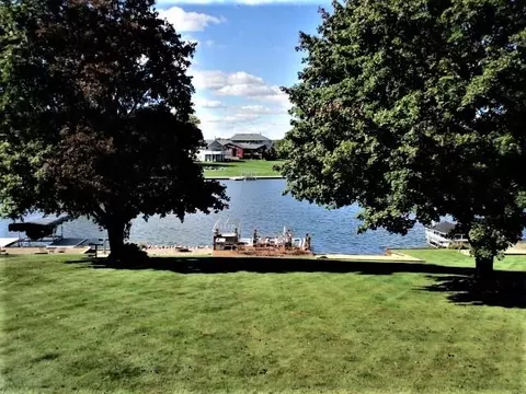 520 Baintree, Lake Summerset, IL 61019 photo 37