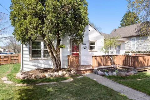 3608 Broadway, Rockford, IL 61108