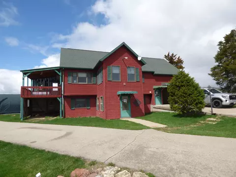 5866 N Scout Camp Rd, Apple River, IL 61001