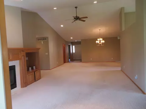 3175 Sandy Pointe Dr, Freeport, IL 61032 photo 5