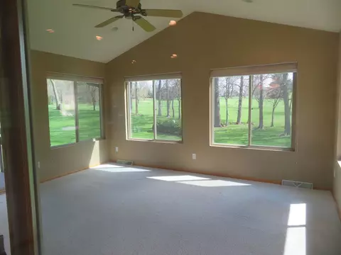 3175 Sandy Pointe Dr, Freeport, IL 61032 photo 6