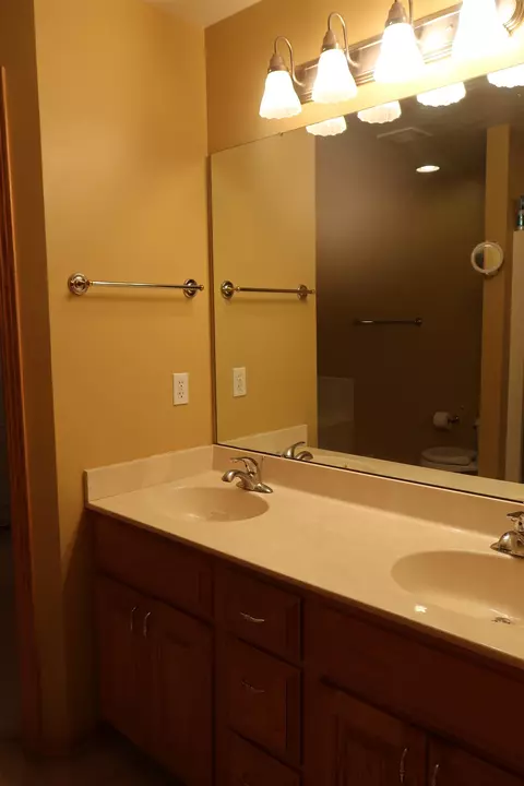 3175 Sandy Pointe Dr, Freeport, IL 61032 photo 12