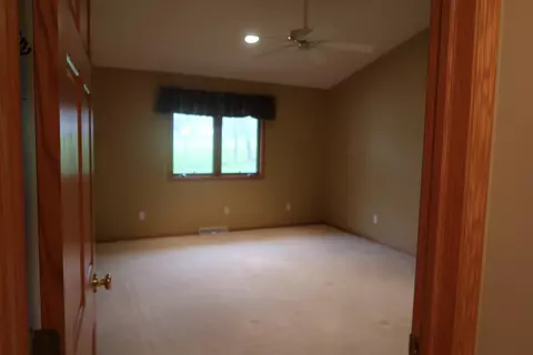 3175 Sandy Pointe Dr, Freeport, IL 61032 photo 11