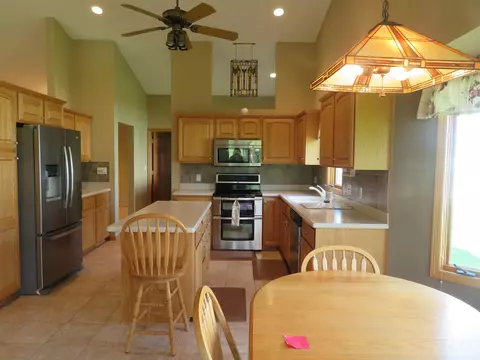 3175 Sandy Pointe Dr, Freeport, IL 61032 photo 8