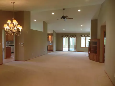 3175 Sandy Pointe Dr, Freeport, IL 61032 photo 4