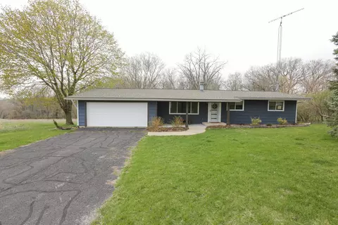 9 E A244 E Apple Cyn, Apple River, IL 61001