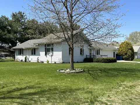 1751 Ashby St, Thomson, IL 61285 photo 2