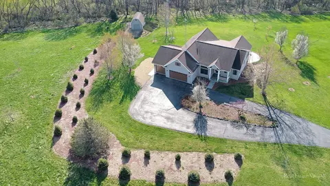 25-18 Country Hill Ct, Lanark, IL 61046