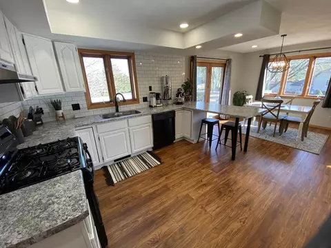 2049 Eagle Dr, Freeport, IL 61032 photo 13
