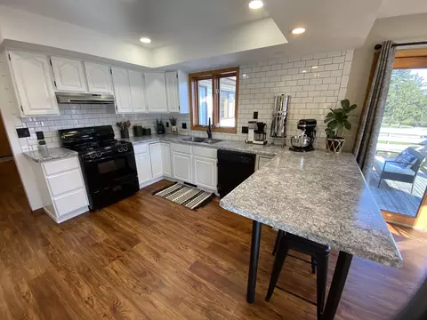 2049 Eagle Dr, Freeport, IL 61032 photo 14