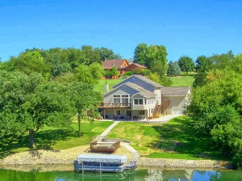 23-32 Berkshire Ct, Lanark, IL 61046