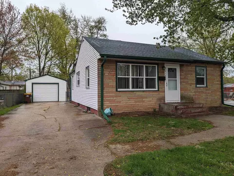 417 Pennsylvania Ave, Loves Park, IL 61111