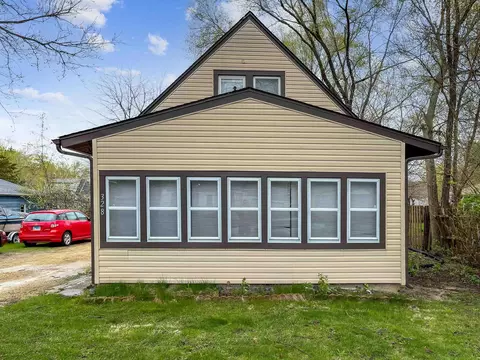 328 Wilson Ave, Machesney Park, IL 61115