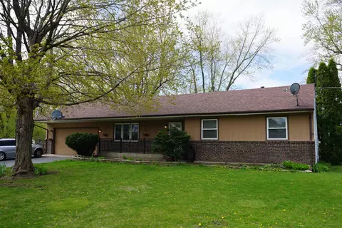 105 Northway Park Rd, Machesney Park, IL 61115