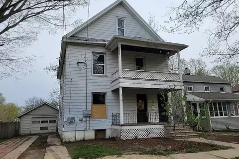 1202 Benton St, Rockford, IL 61107