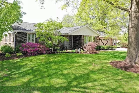 2011 Santa Monica Dr, Rockford, IL 61108
